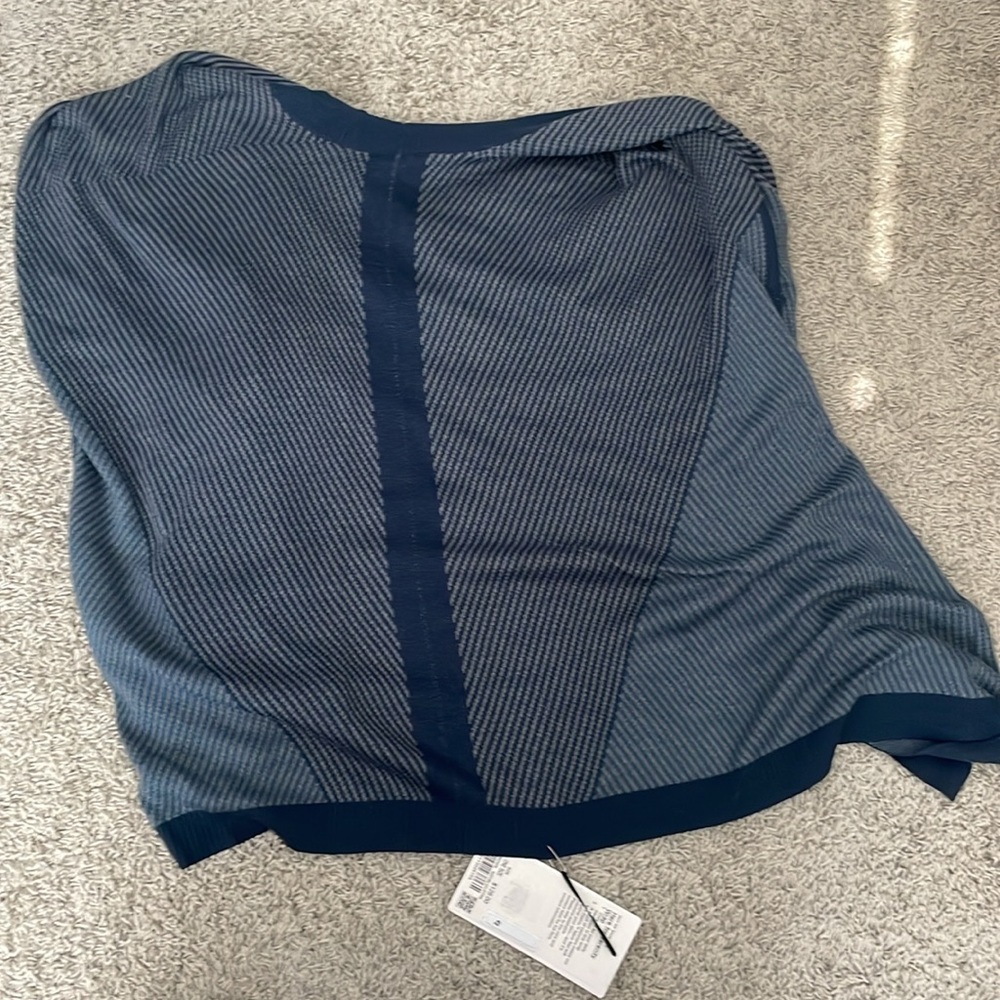 Lululemon  Here for Serenity Wrap - Picture 5 of 6